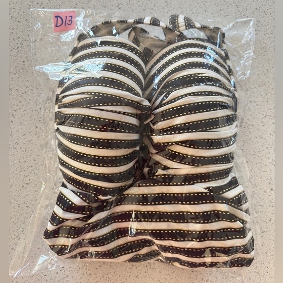 Nip Tuck Swimsuit Size 12 Twist Front One Piece Black Gold Ivory Multifit Cup - Picture 13 of 13